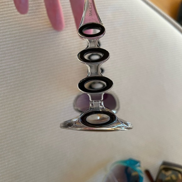 Five pair of sunglasses - Picture 6 of 10